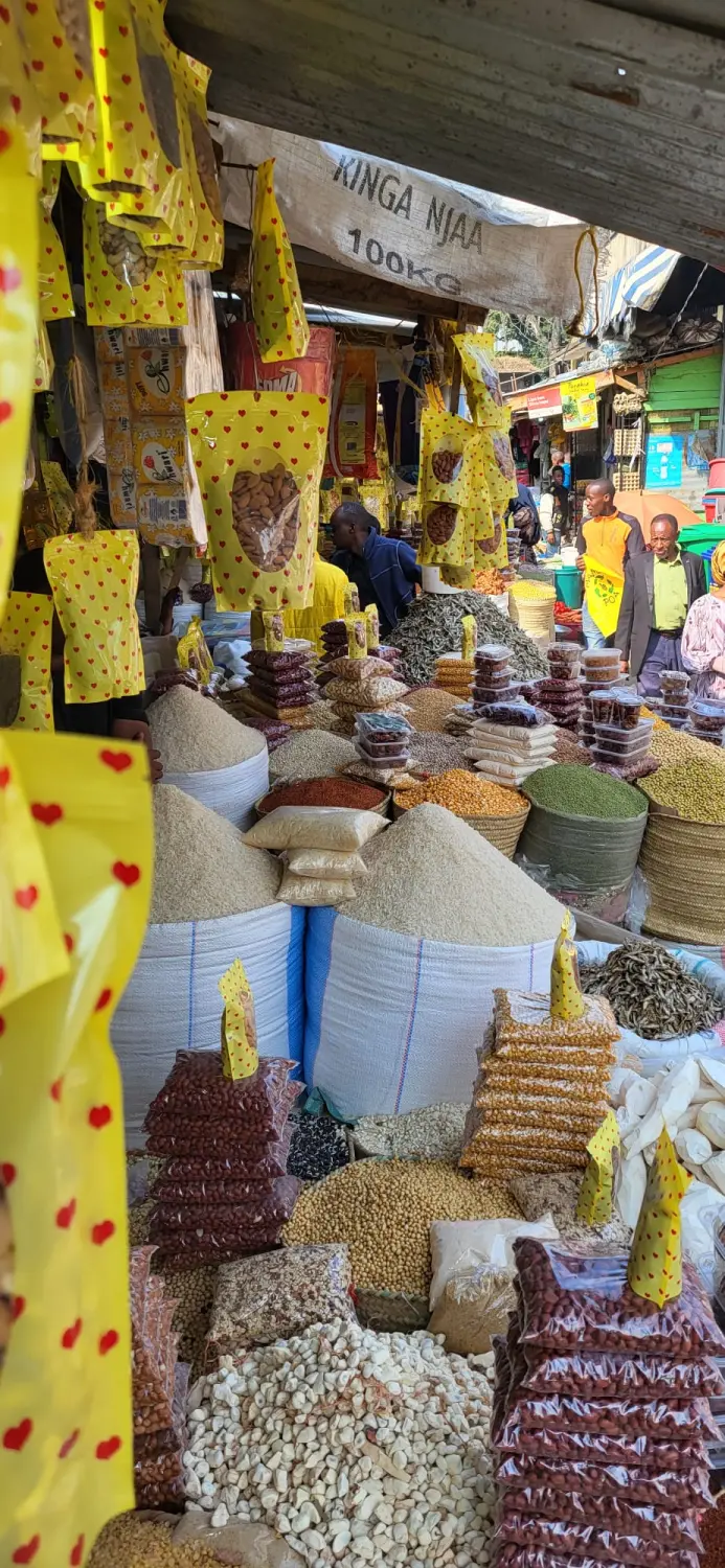 Lokale Lebensmittelstraße, Stände mit Trockenfrüchten und Gewürzen